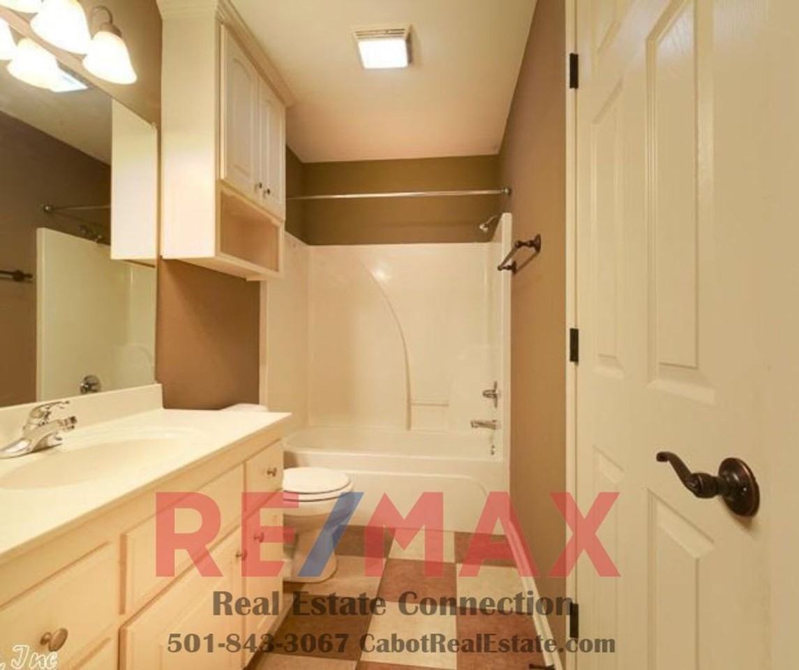 141 Weathering Dr - Photo 7 of 12