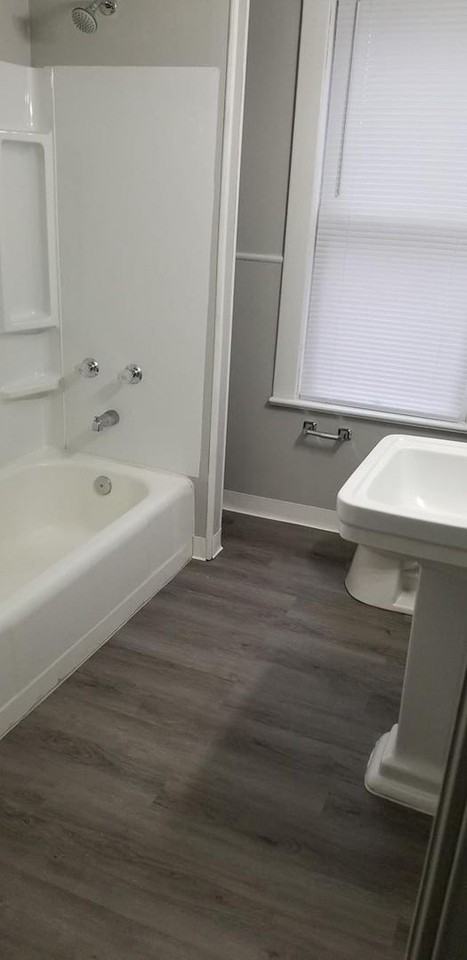 1819 Roosevelt Ave Ne - Photo 2 of 10