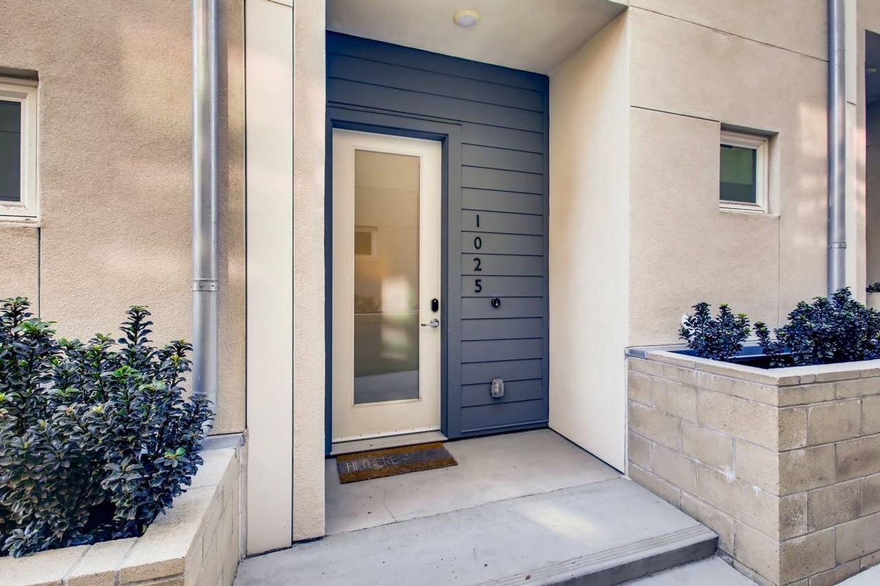 1025 30th Street - Photo 5 of 27