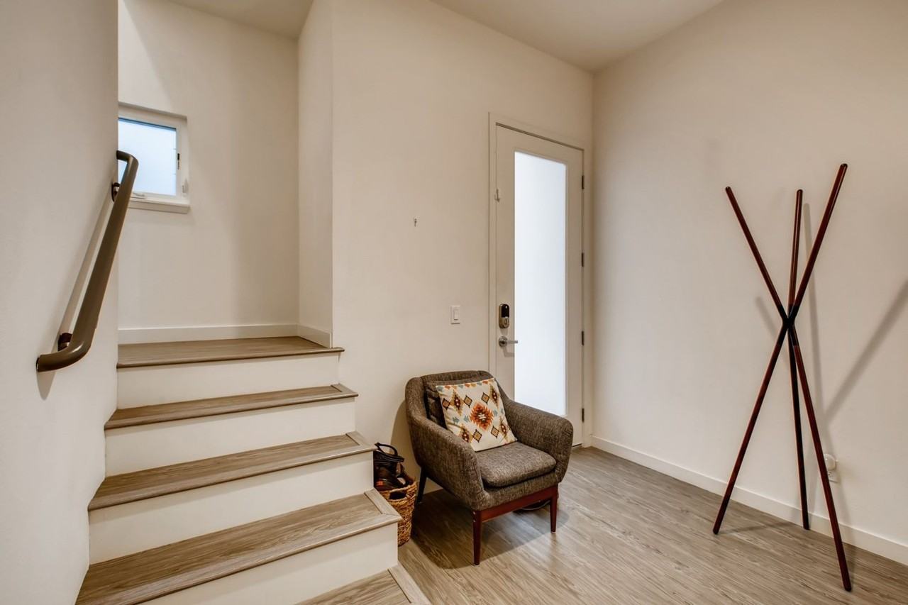 1025 30th Street - Photo 6 of 27