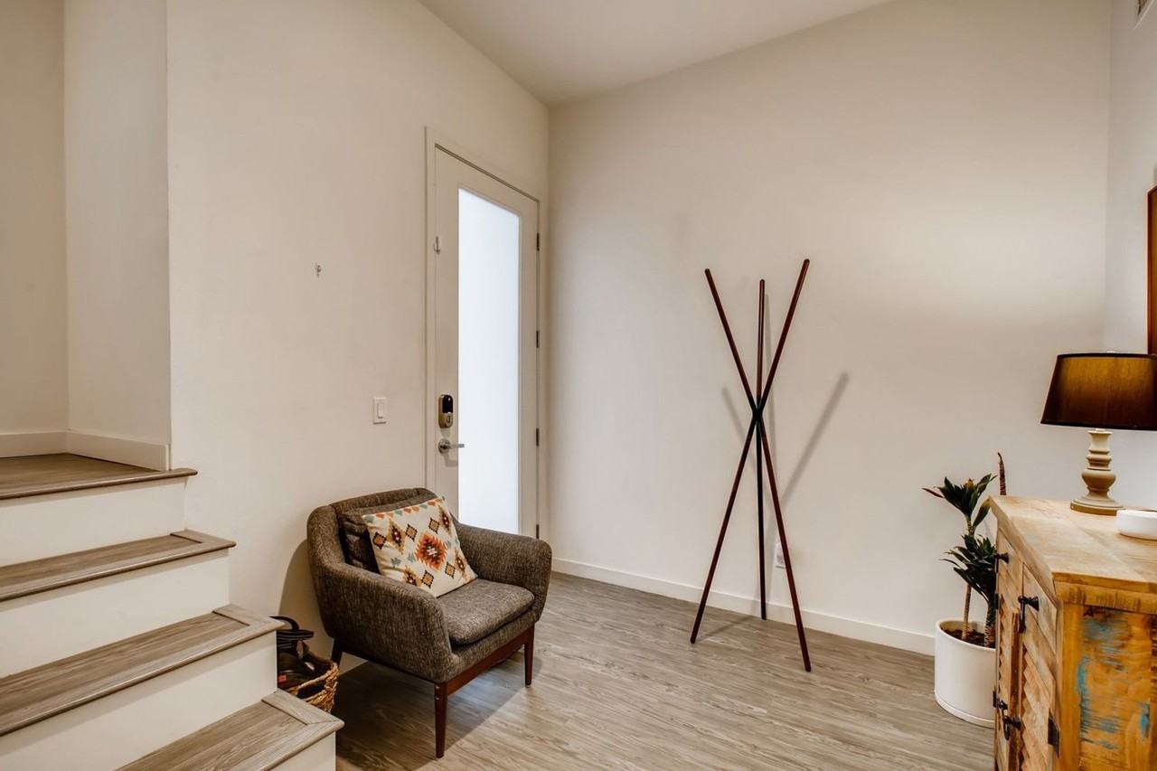 1025 30th Street - Photo 7 of 27