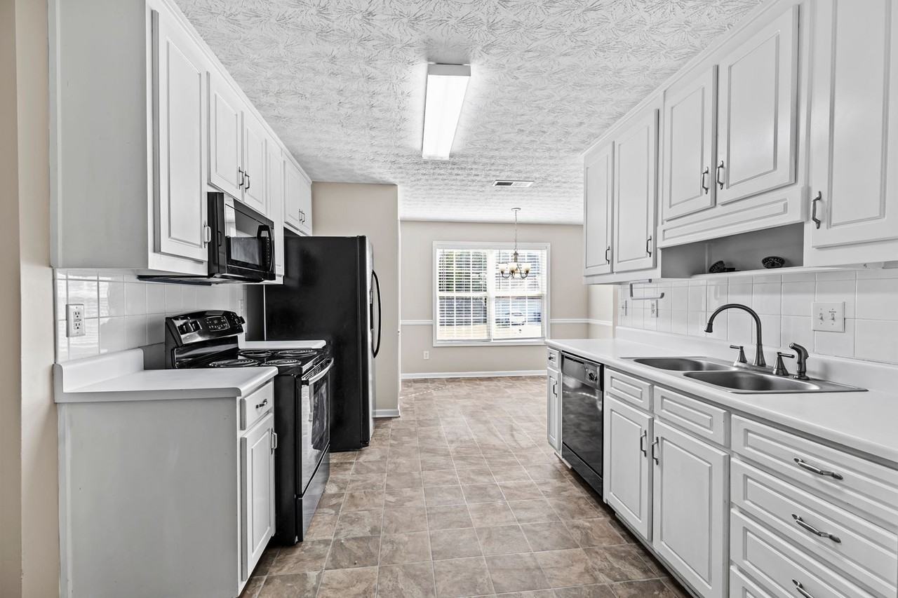 185 Vintage Dr - Photo 4 of 38