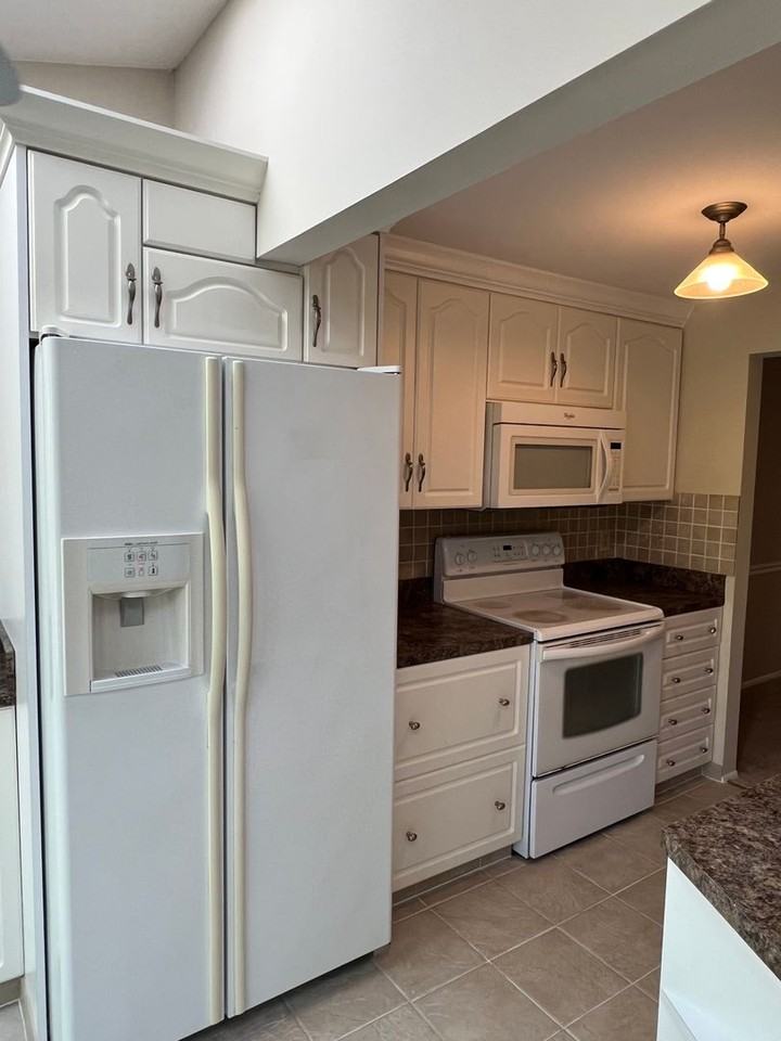 18130 Chalet Dr #303 - Photo 7 of 12