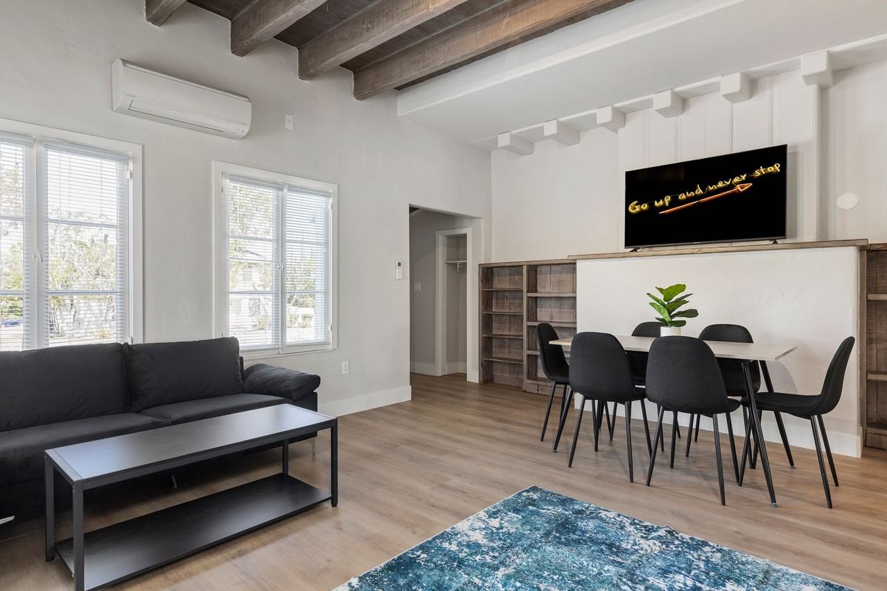 A 6 Bedroom, 6 Bathroom apartment with common areas and a fully functional kitchen at 1707 Kelton Ave. - Photo 4 of 50