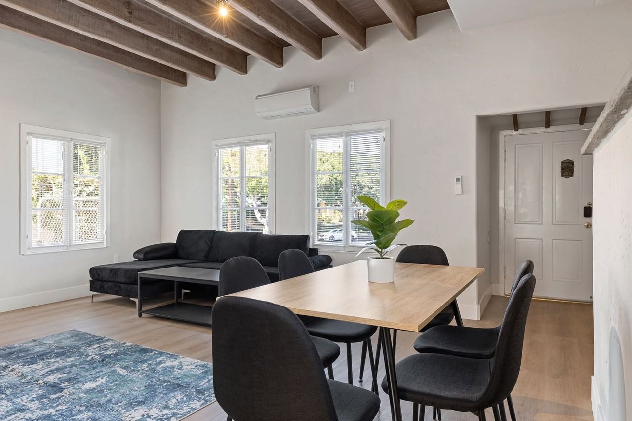 A 6 Bedroom, 6 Bathroom apartment with common areas and a fully functional kitchen at 1707 Kelton Ave. - Photo 5 of 50