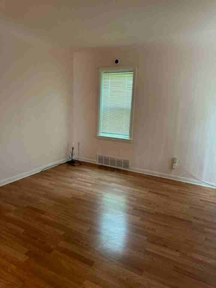 5150 E Outer Dr - Photo 3 of 13