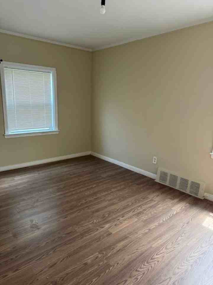 5150 E Outer Dr - Photo 7 of 13