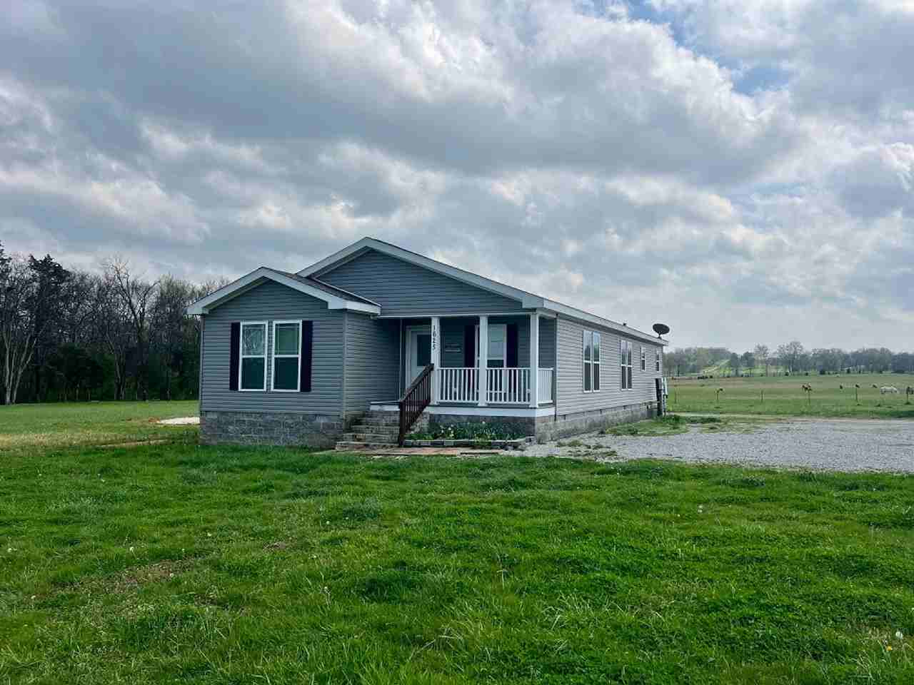 1625 Highway 64 W - Photo 2 of 21