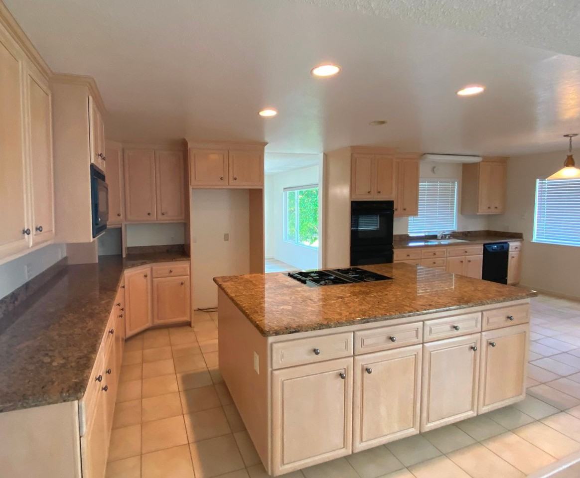 507 Walnut Ct - Photo 5 of 21