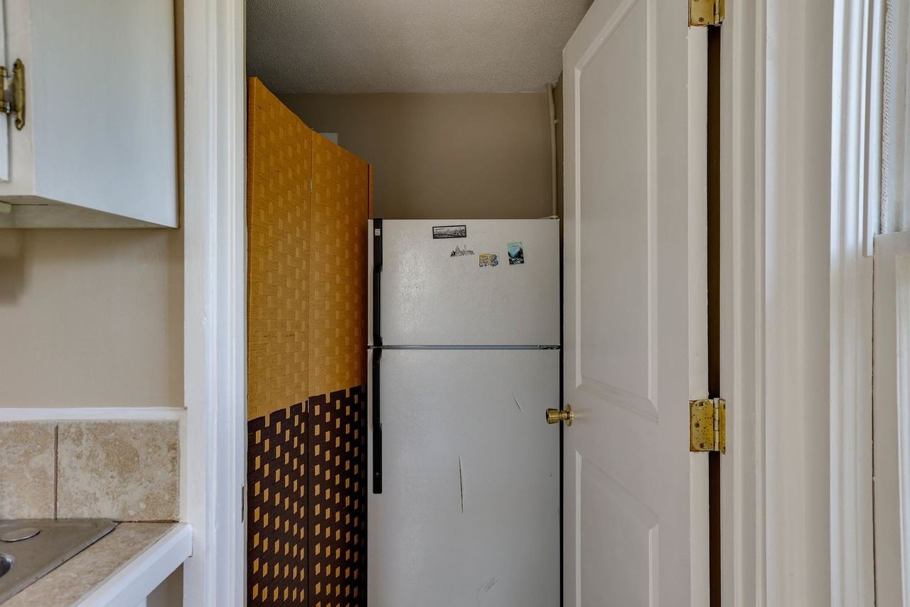 3531 Bellaire Dr S - Photo 2 of 16