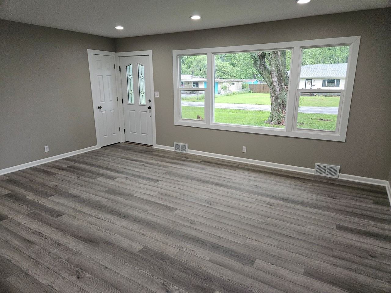 1259 E Berkeley St - Photo 2 of 7