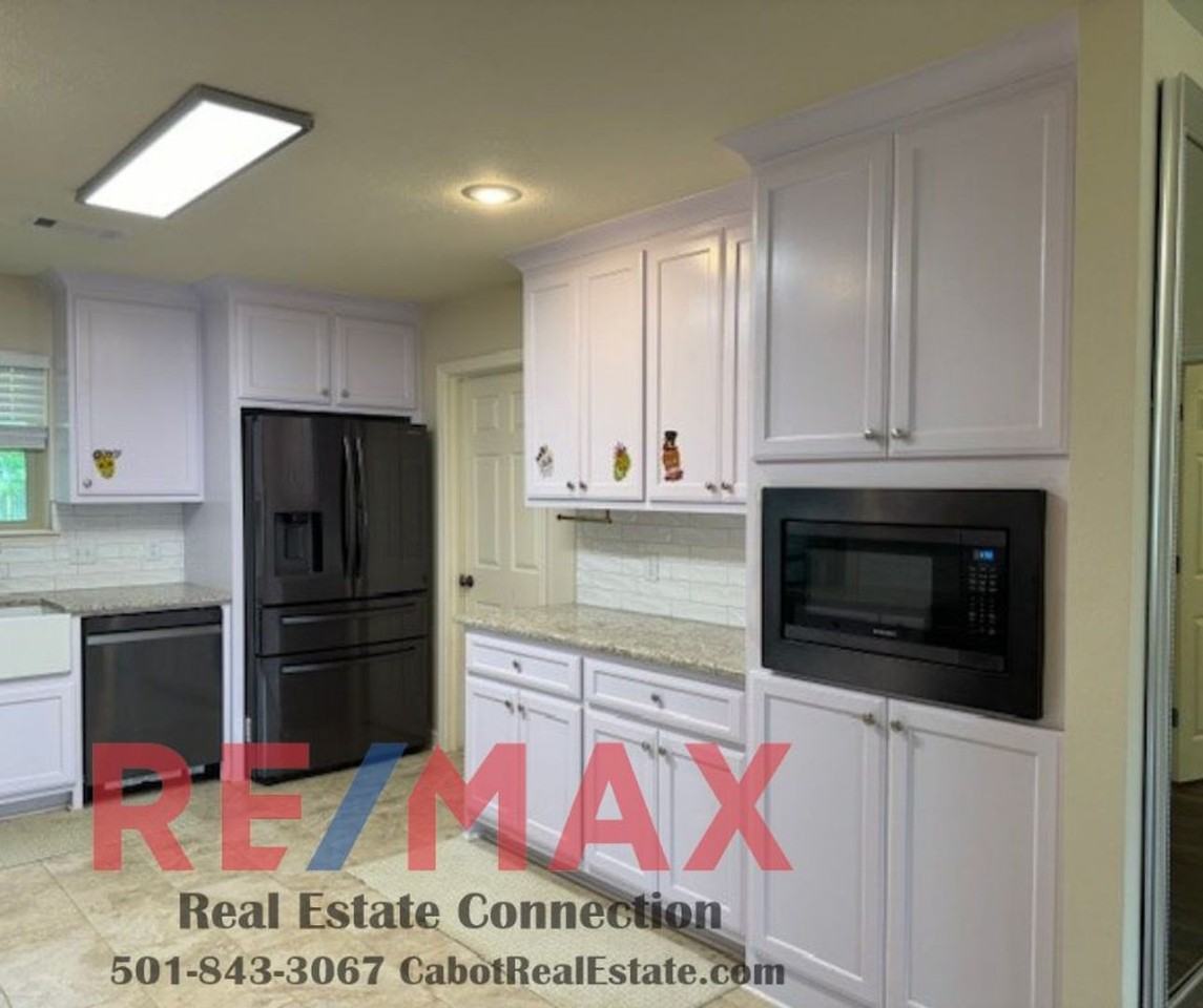 4 Weatherton Dr - Photo 3 of 16