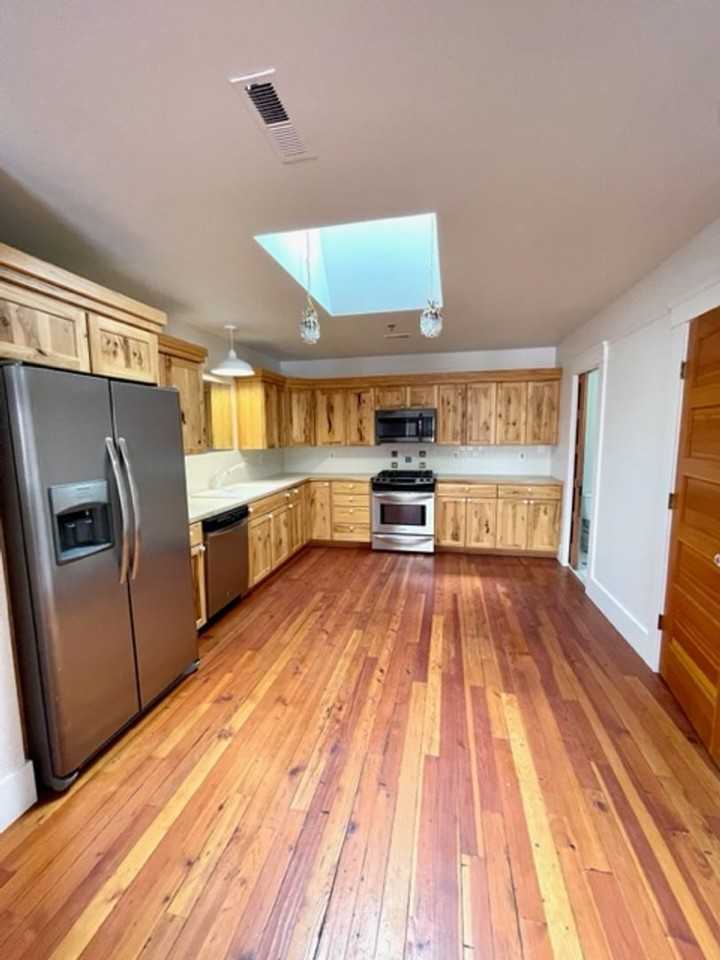 Bond St., 1033 NW - 01033-BOND - Photo 4 of 44