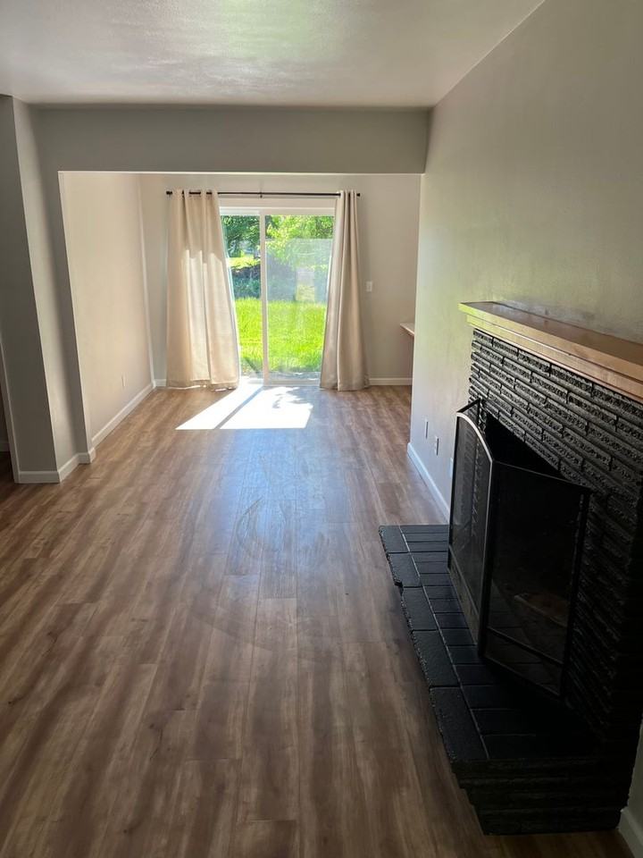 1703 Springhill Dr Nw - Photo 2 of 17