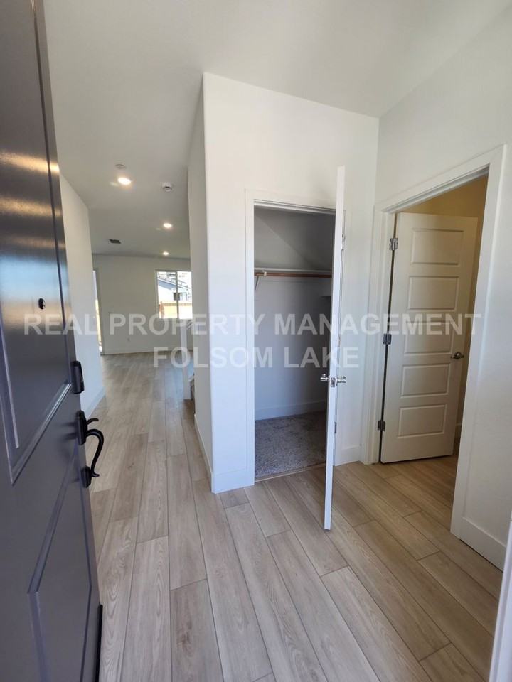 3475 Williamson Dr - Photo 3 of 25