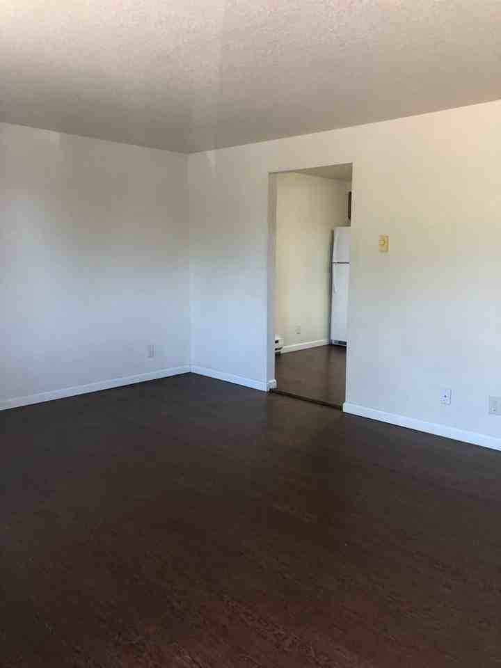 3255 Ne Johnson St - Photo 2 of 8