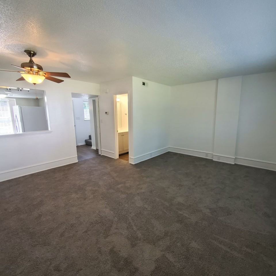 18 Somerset Pkwy - Photo 4 of 14