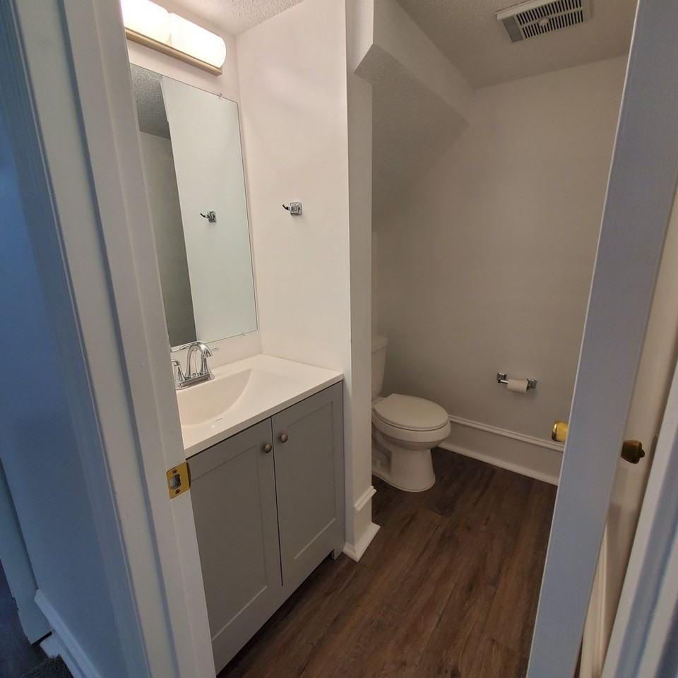 18 Somerset Pkwy - Photo 5 of 14