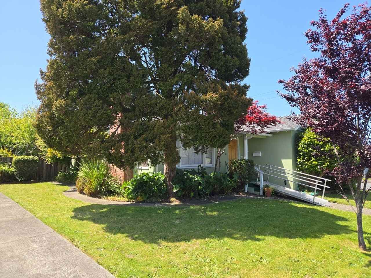 1504 R St - Photo 3 of 31