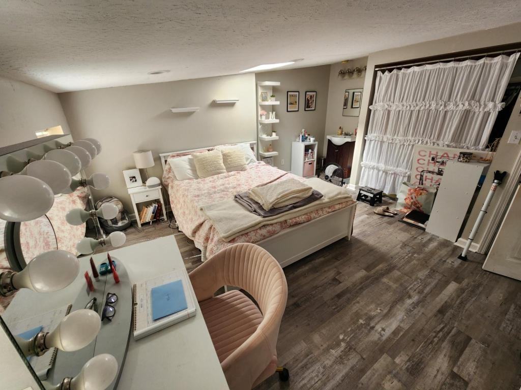 2348 Wheeler St - Photo 4 of 11