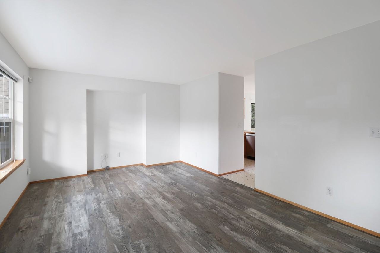 1154 Sw Thornberry Dr - Photo 4 of 13