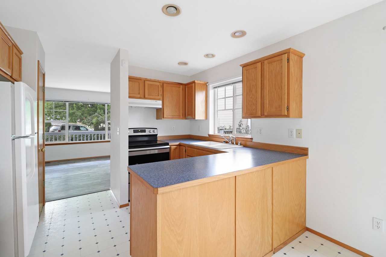 1154 Sw Thornberry Dr - Photo 5 of 13