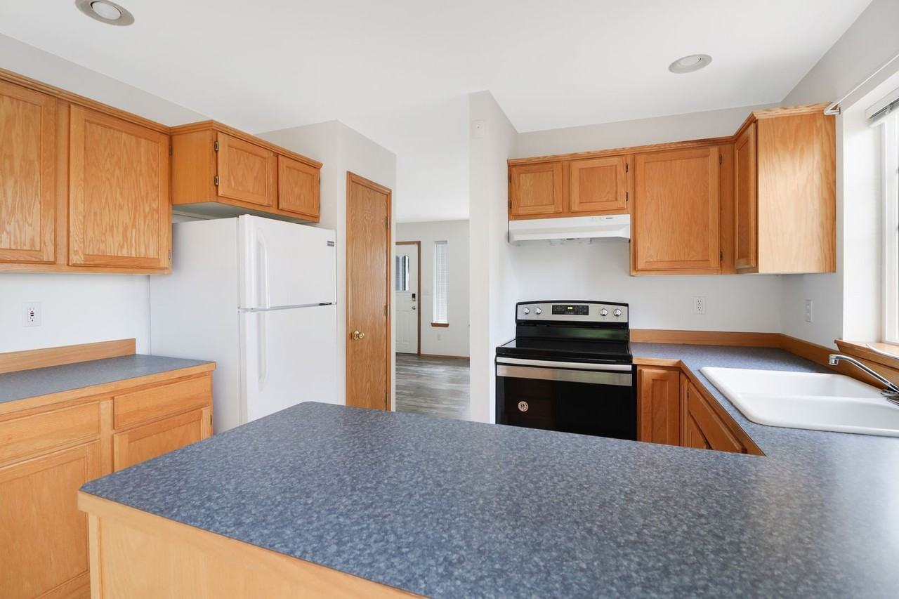 1154 Sw Thornberry Dr - Photo 6 of 13