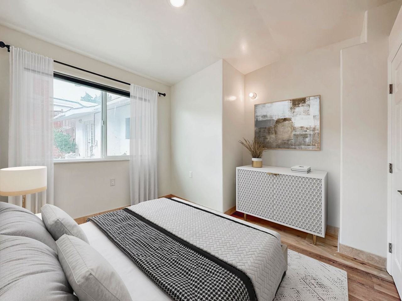 2425 Sarbonne Dr #3 - Photo 6 of 9
