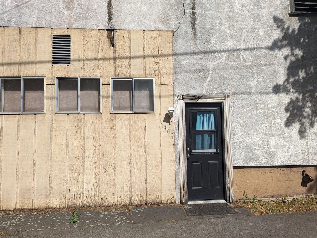 1305 14th St - Photo 2 of 9