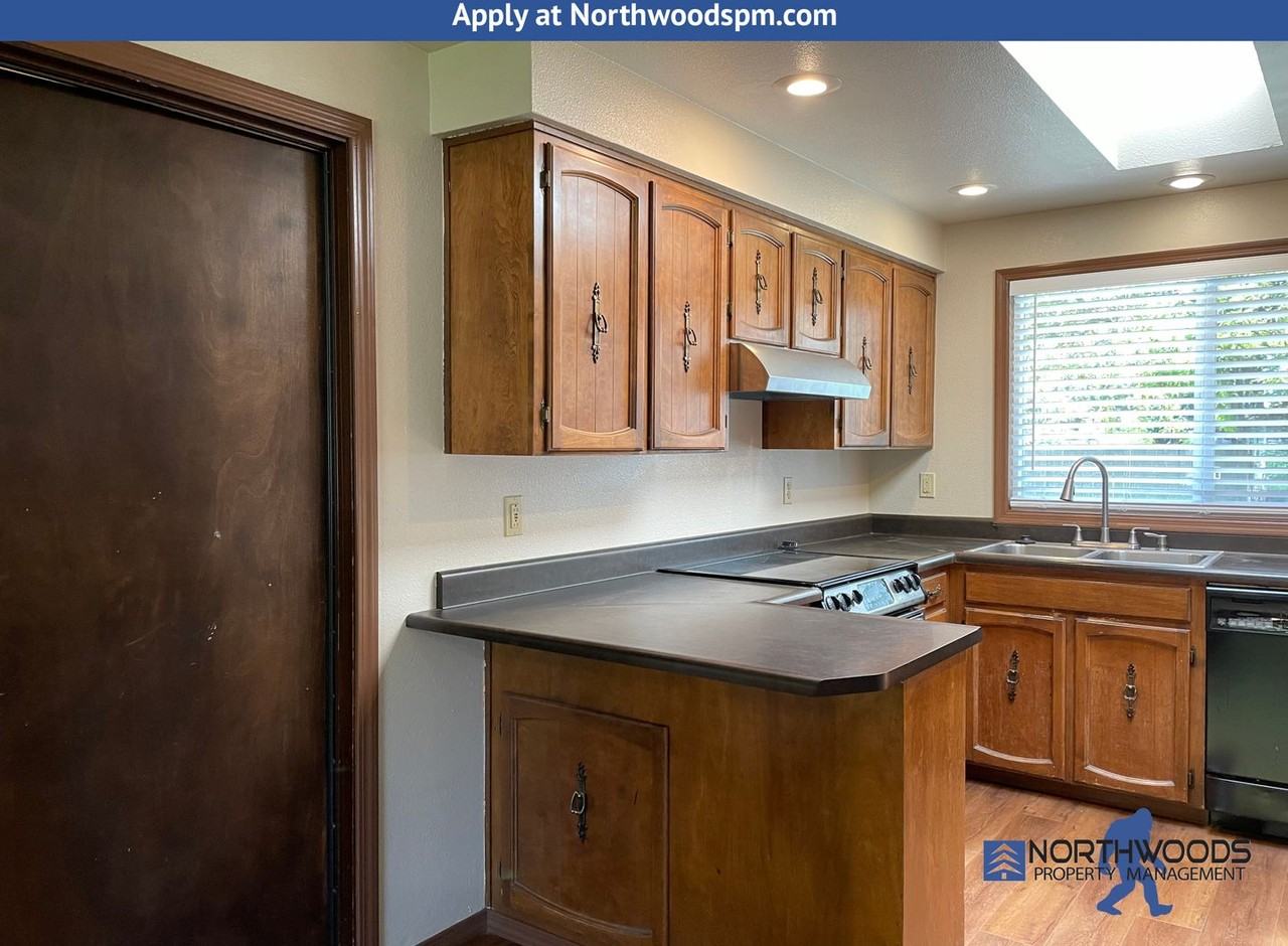 2895 Hawaiian Ave - Photo 4 of 24