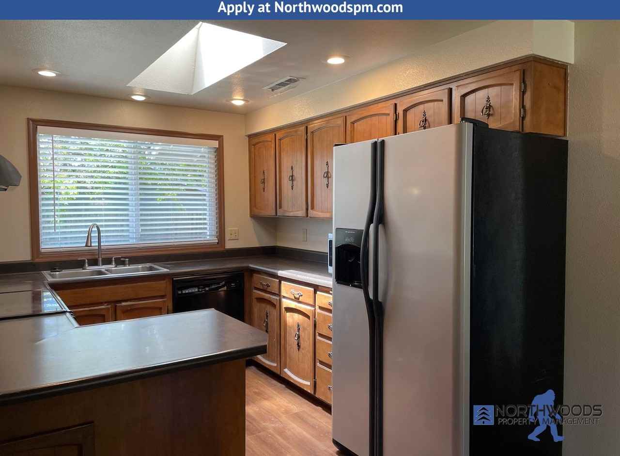 2895 Hawaiian Ave - Photo 5 of 24