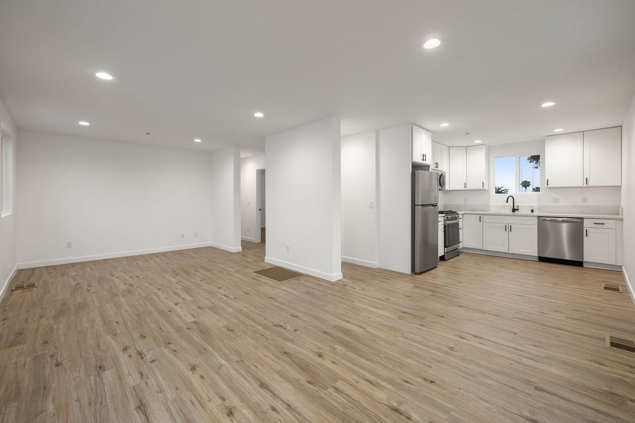 2018 Drescher St - Photo 2 of 17