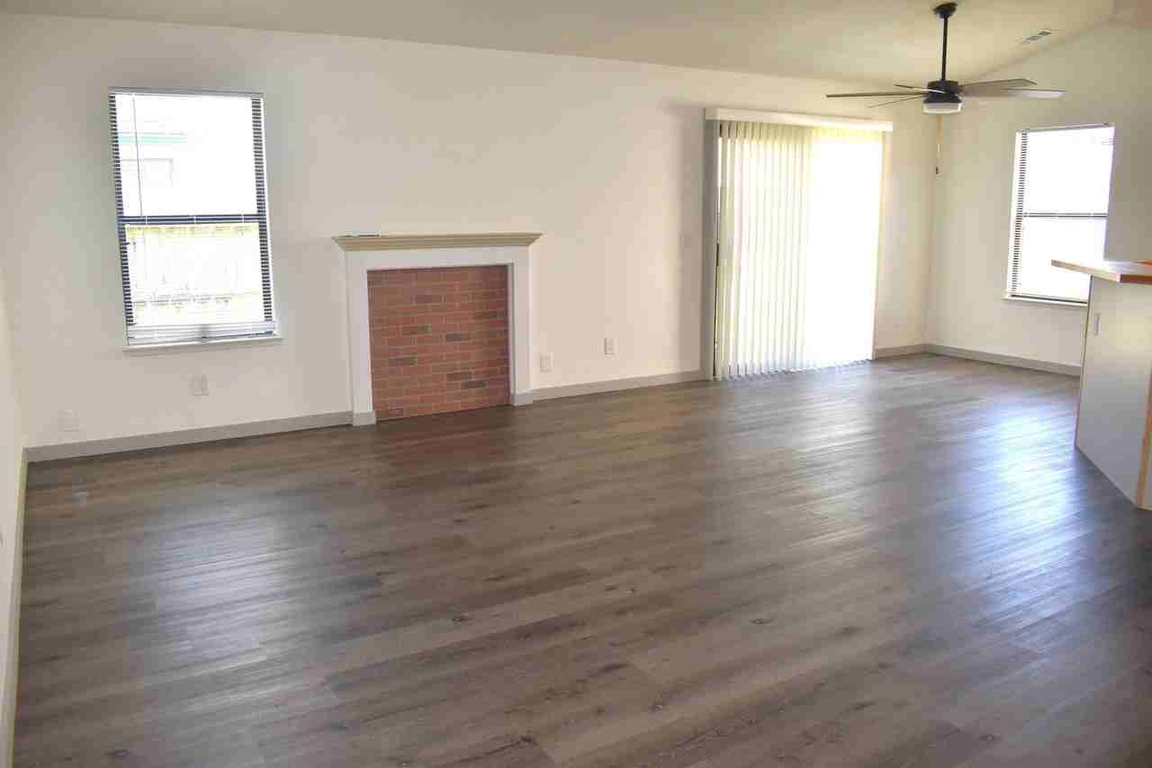 729 E Century Pl - Photo 3 of 18