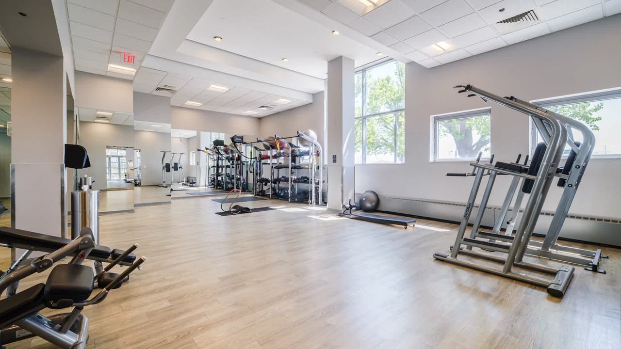 Portside Towers - Photo 7 of 50