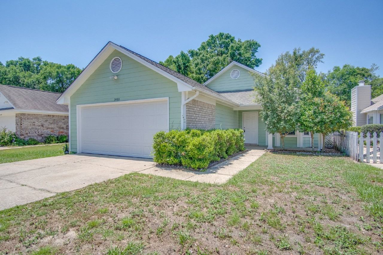 7499 Northpointe Blvd - Photo 2 of 44