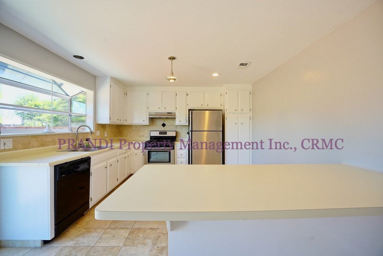 740 Estancia Way - Photo 3 of 20