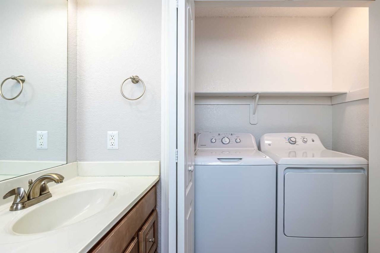 Arbor Mist Townhomes - Photo 4 of 15