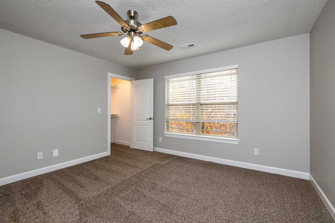 Arbor Mist Townhomes - Photo 5 of 15