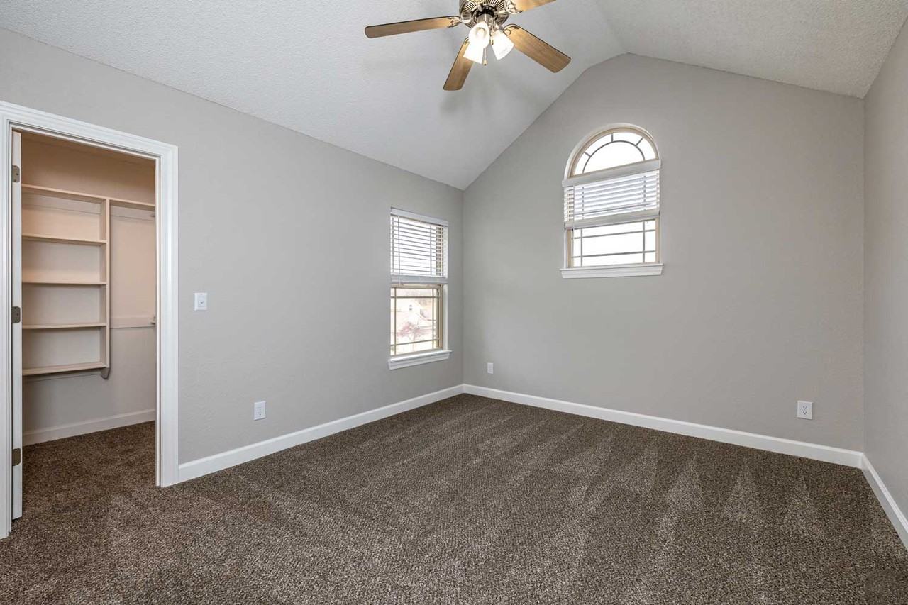 Arbor Mist Townhomes - Photo 6 of 15