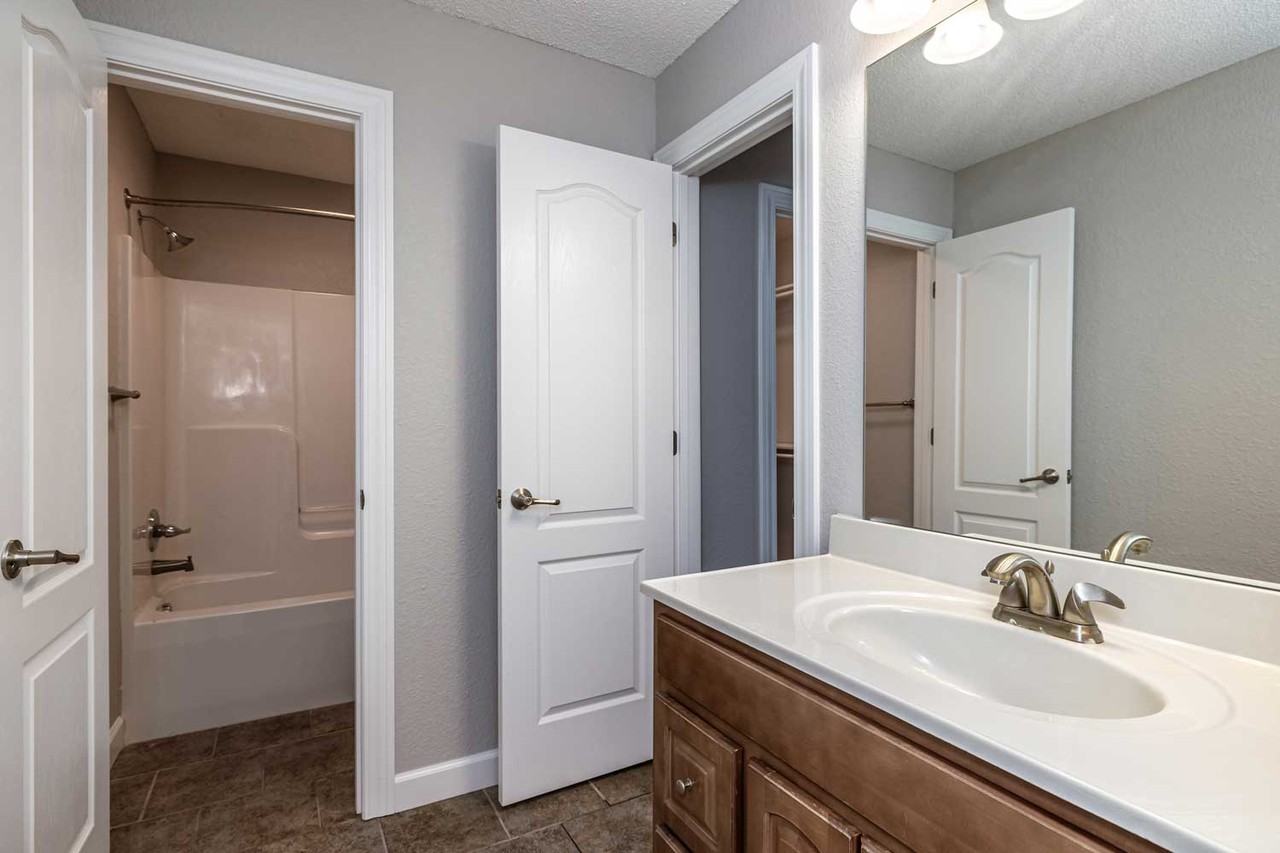 Arbor Mist Townhomes - Photo 7 of 15