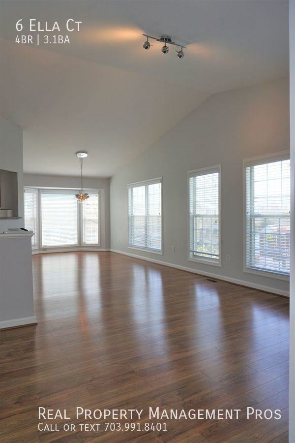 6 Ella Ct - Photo 2 of 23