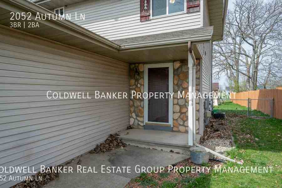 2052 Autumn Ln - Photo 2 of 29