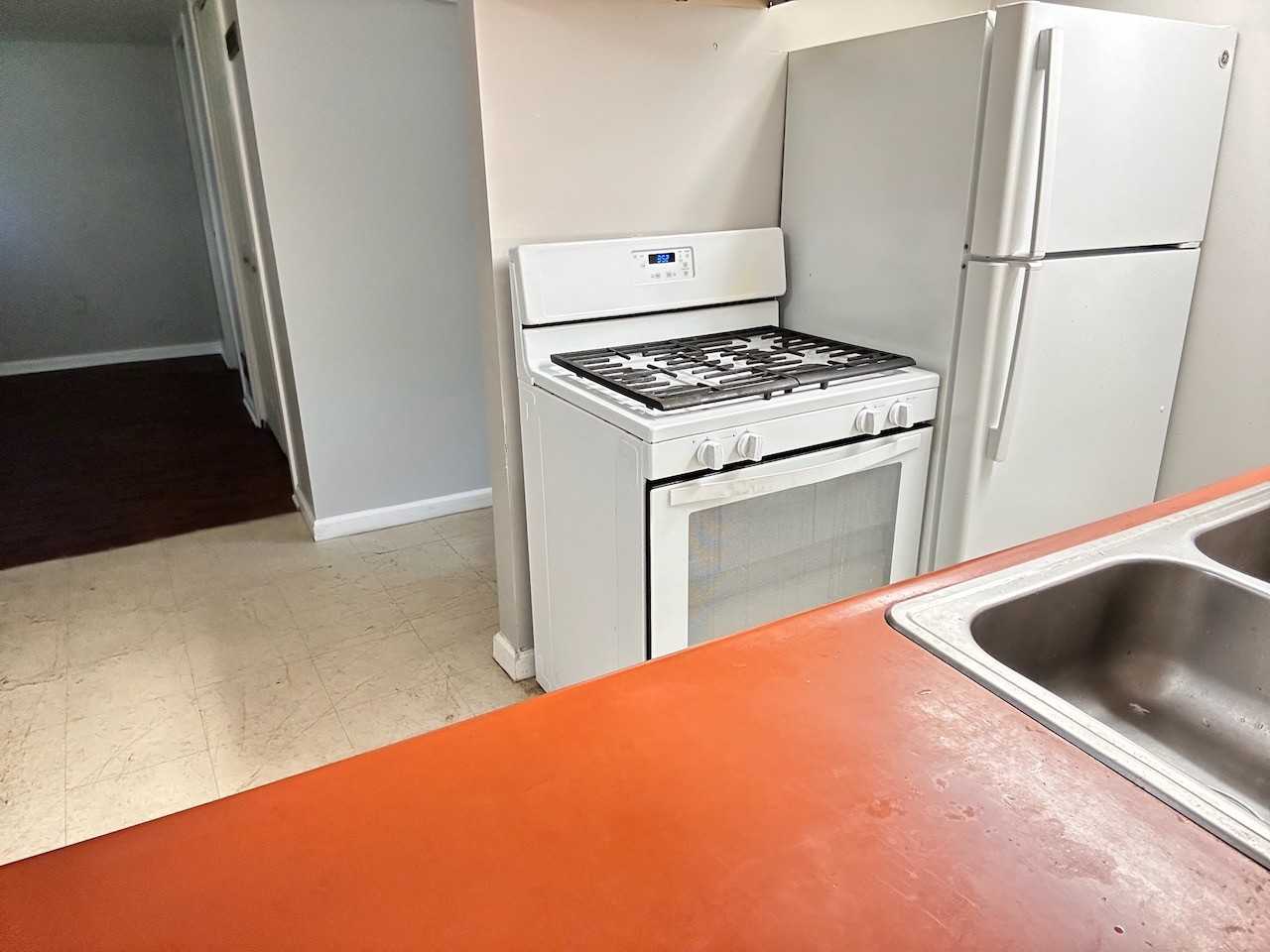 101 River St - Photo 3 of 12