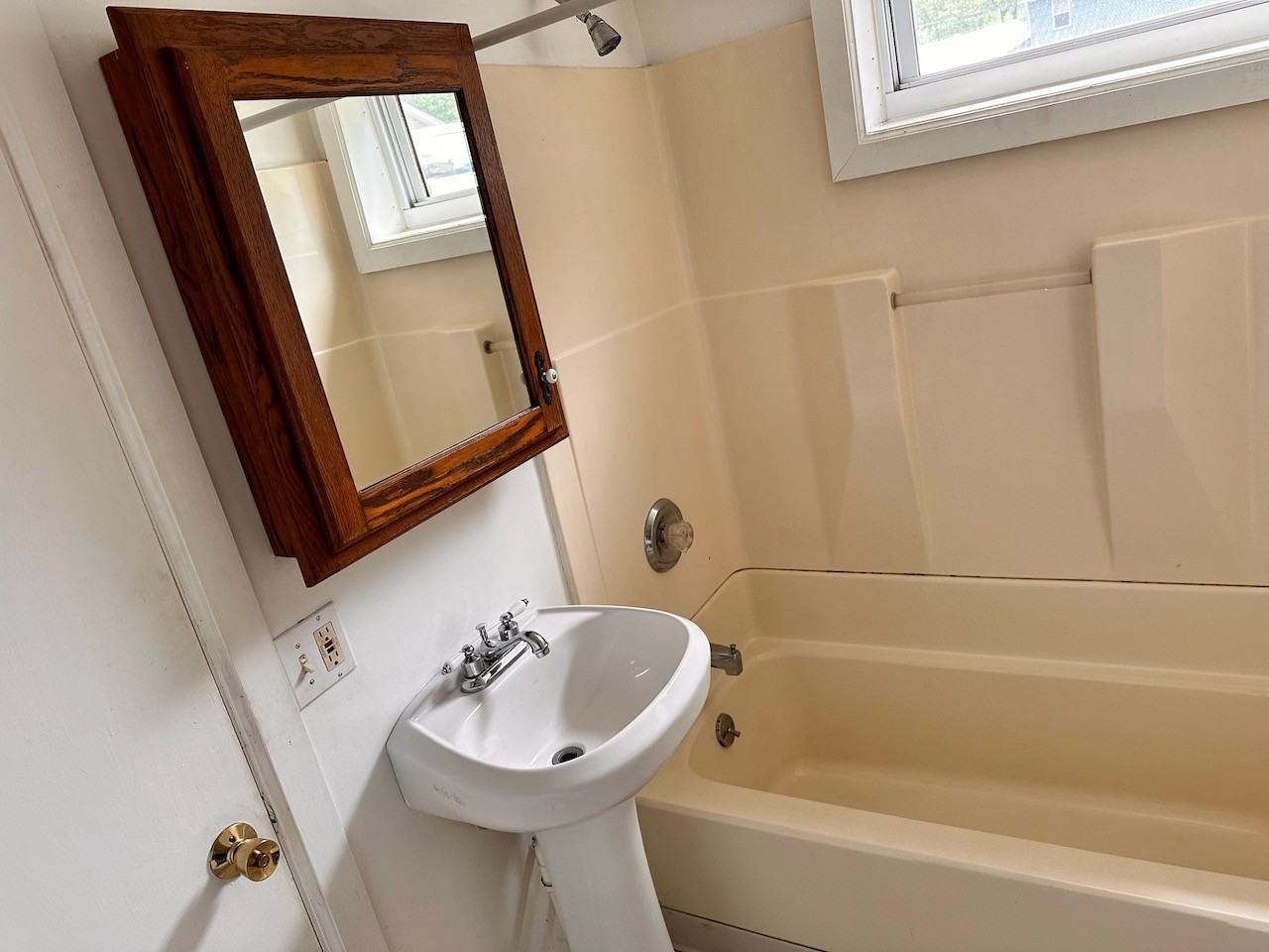 101 River St - Photo 7 of 12