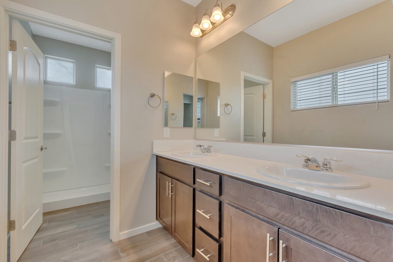 3752 W Goshen Dr - Photo 3 of 15