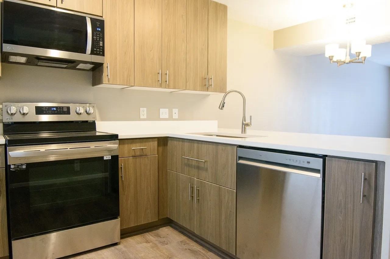 6003 Cullen Dr #NA - Photo 4 of 14