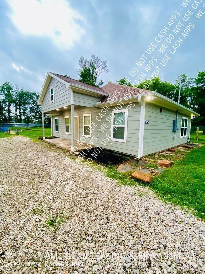 857 W Davis Loop - Photo 2 of 17