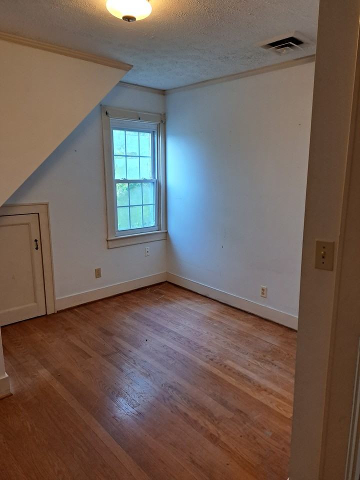 66 Davis Ave #NA - Photo 6 of 13