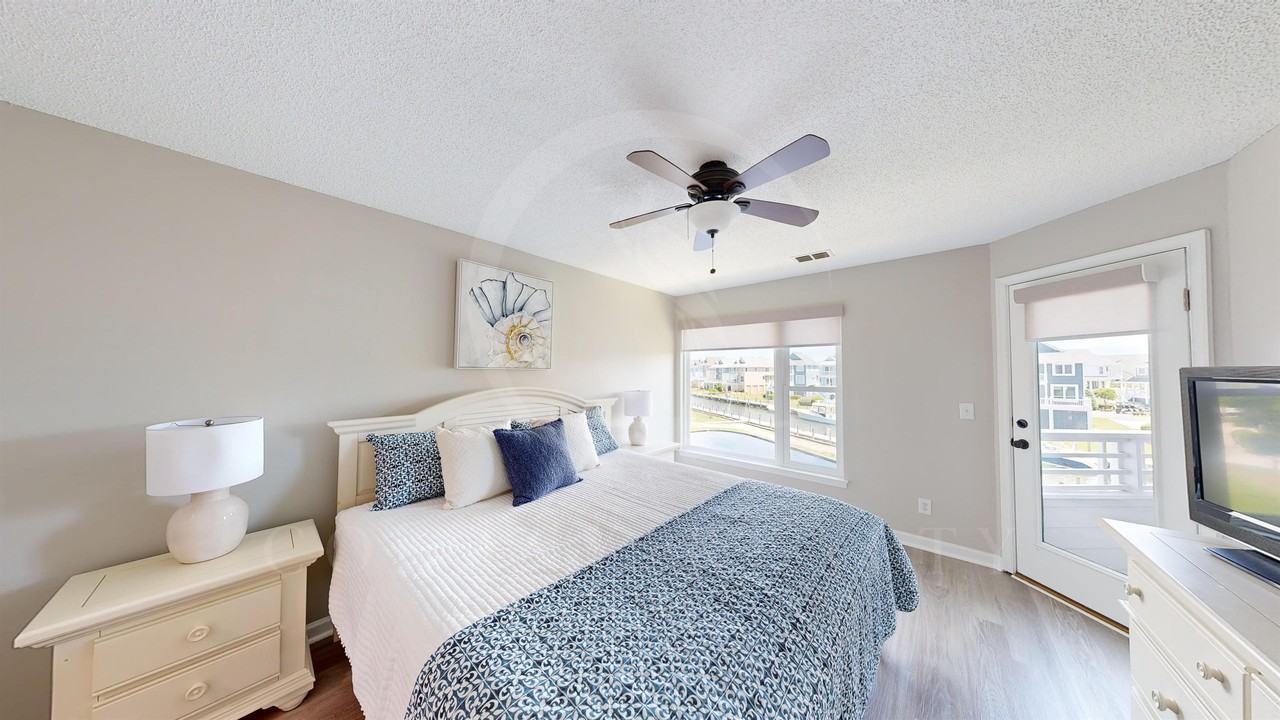 624 Pirates Way #624B - Photo 2 of 16