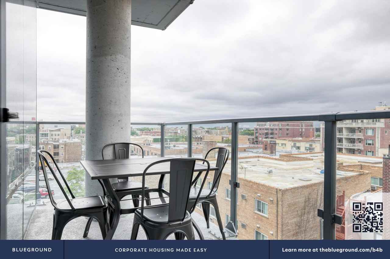 450 West Belmont Avenue - Photo 6 of 43